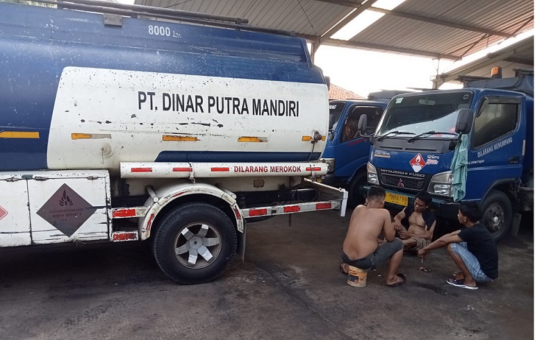 Transportir PT Dinar Putra Mandiri Bogor, Diduga Angkut Solar Bersubsidi untuk Keperluan Industri